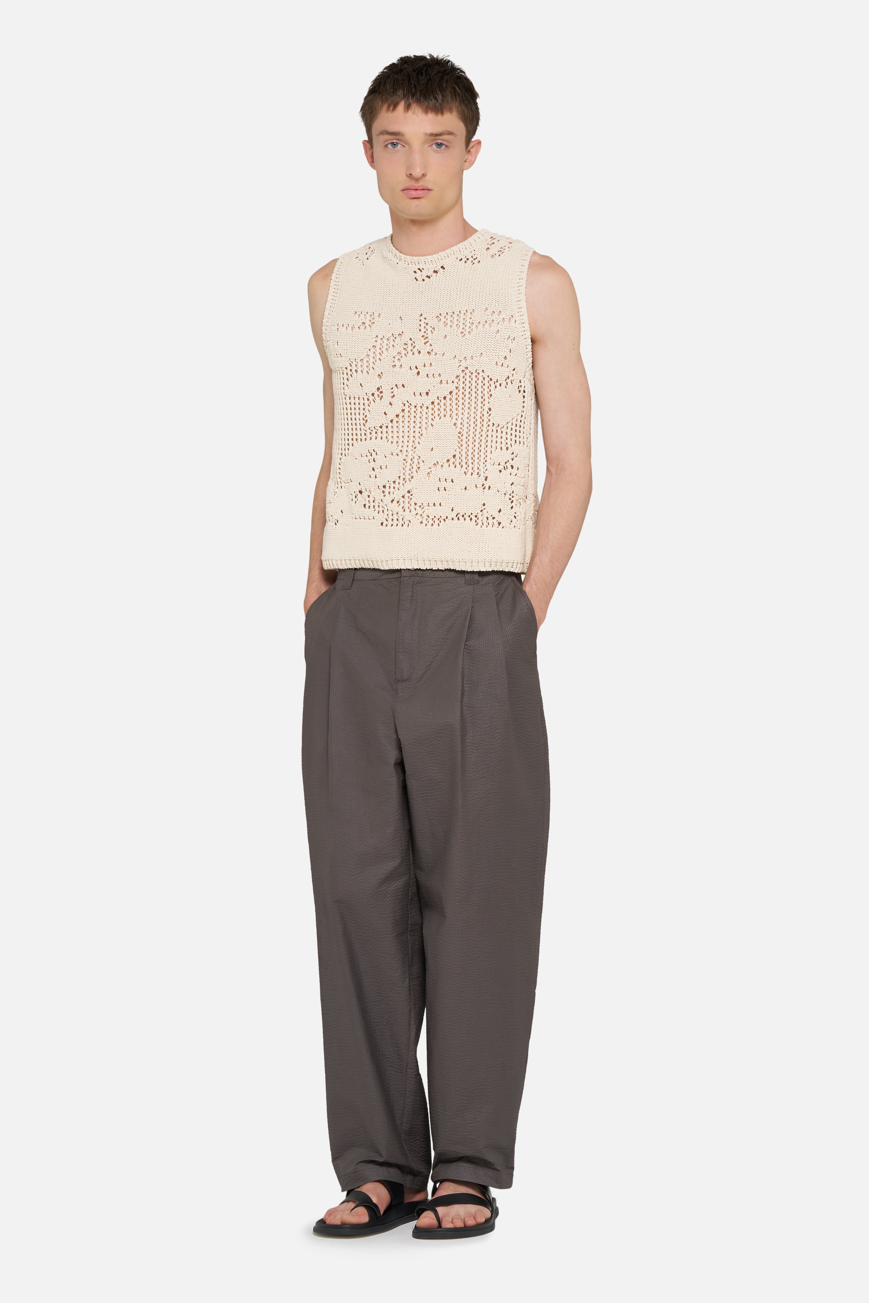 CROCHET SLEEVELESS TEE