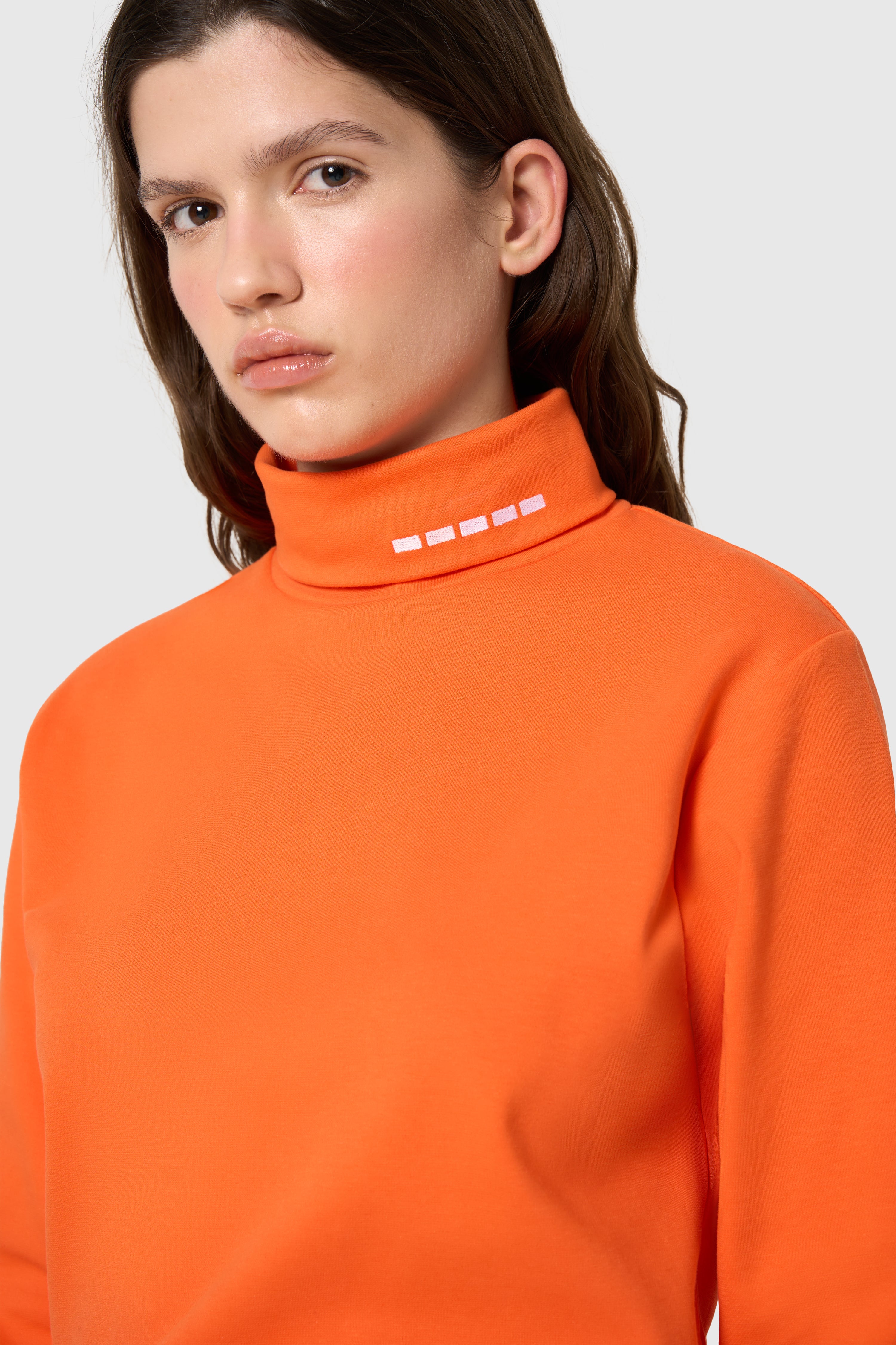 HIGH COLLAR T-SHIRT