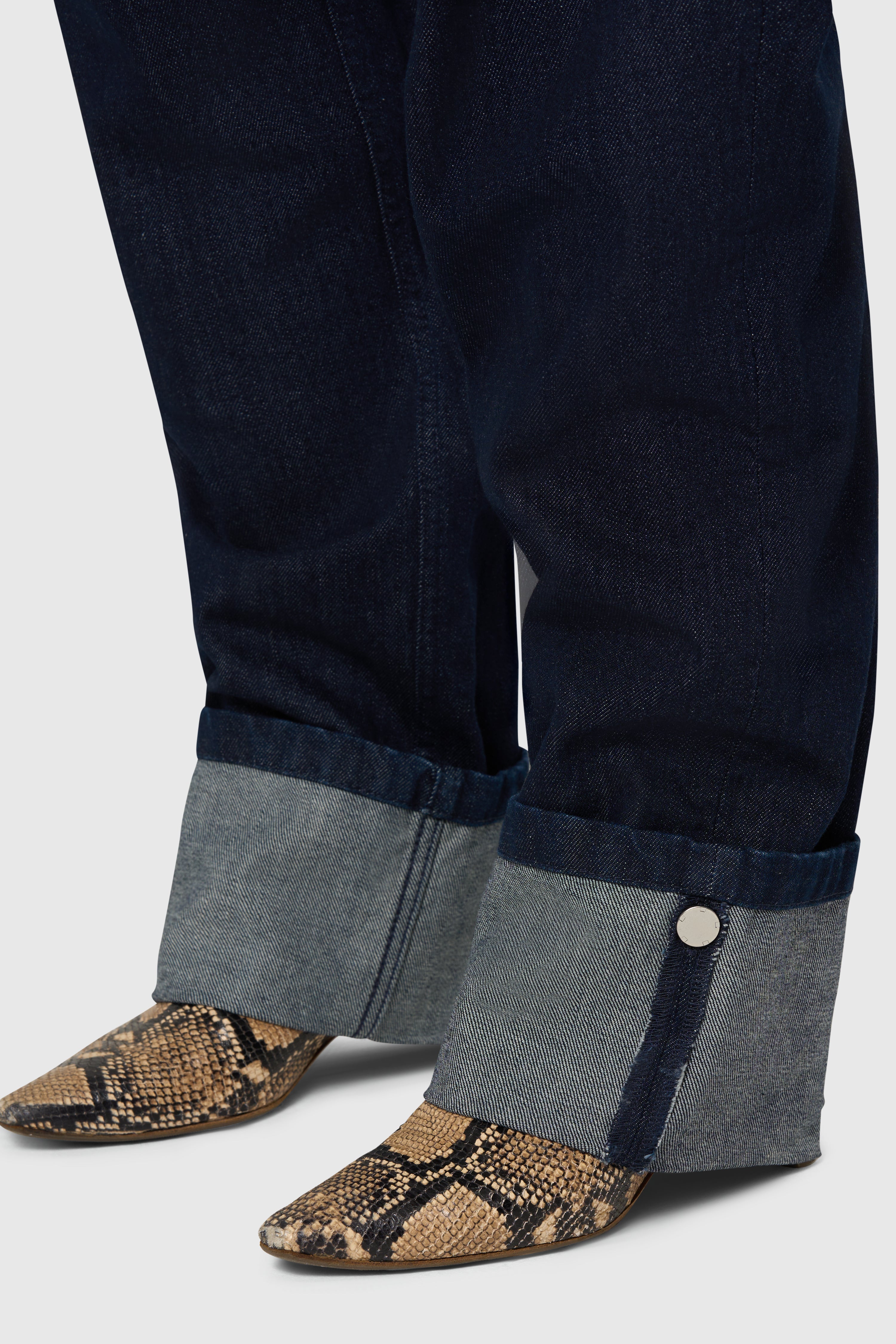 HIKED UP JEAN