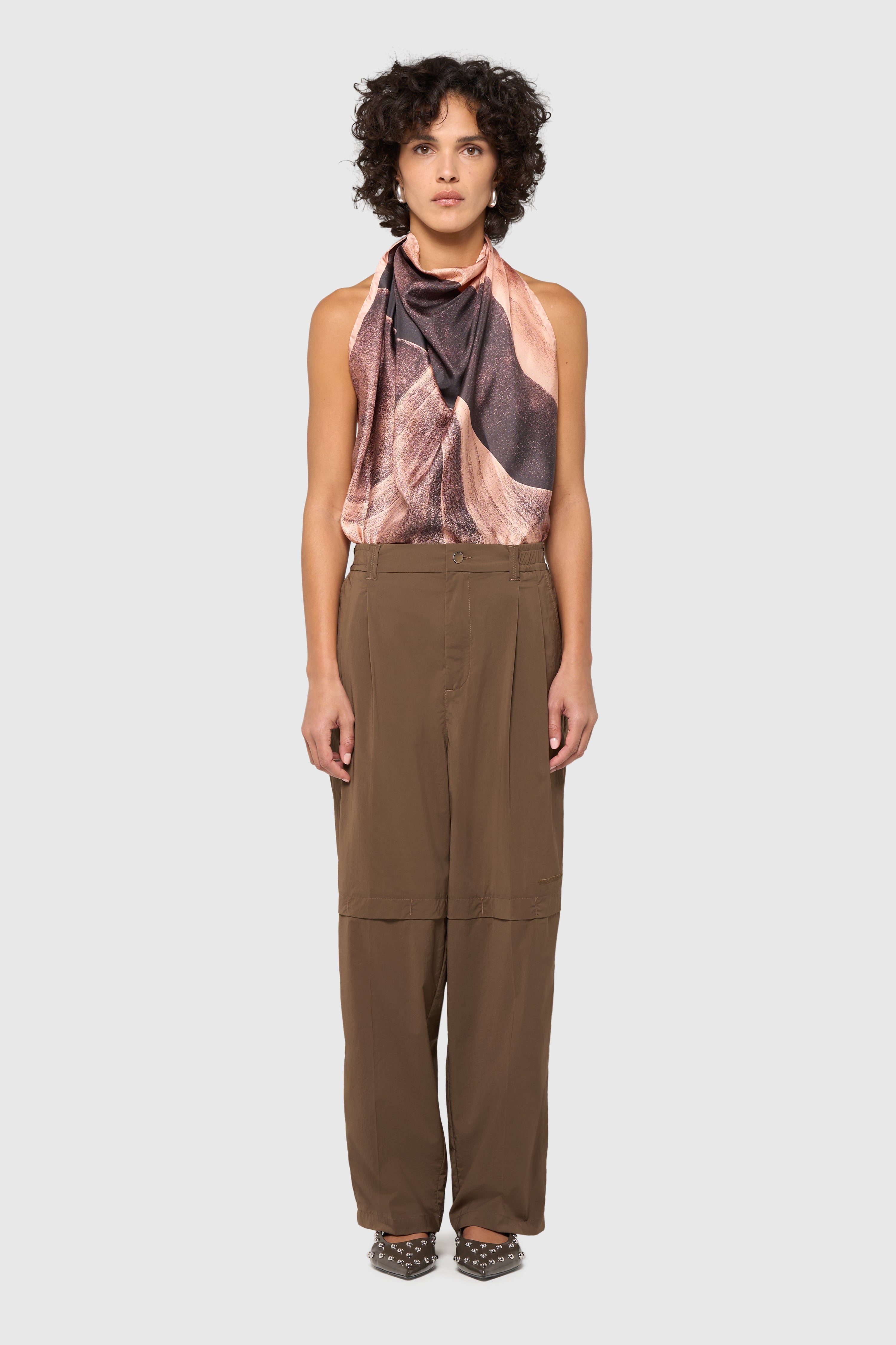 Sand pleated trousers