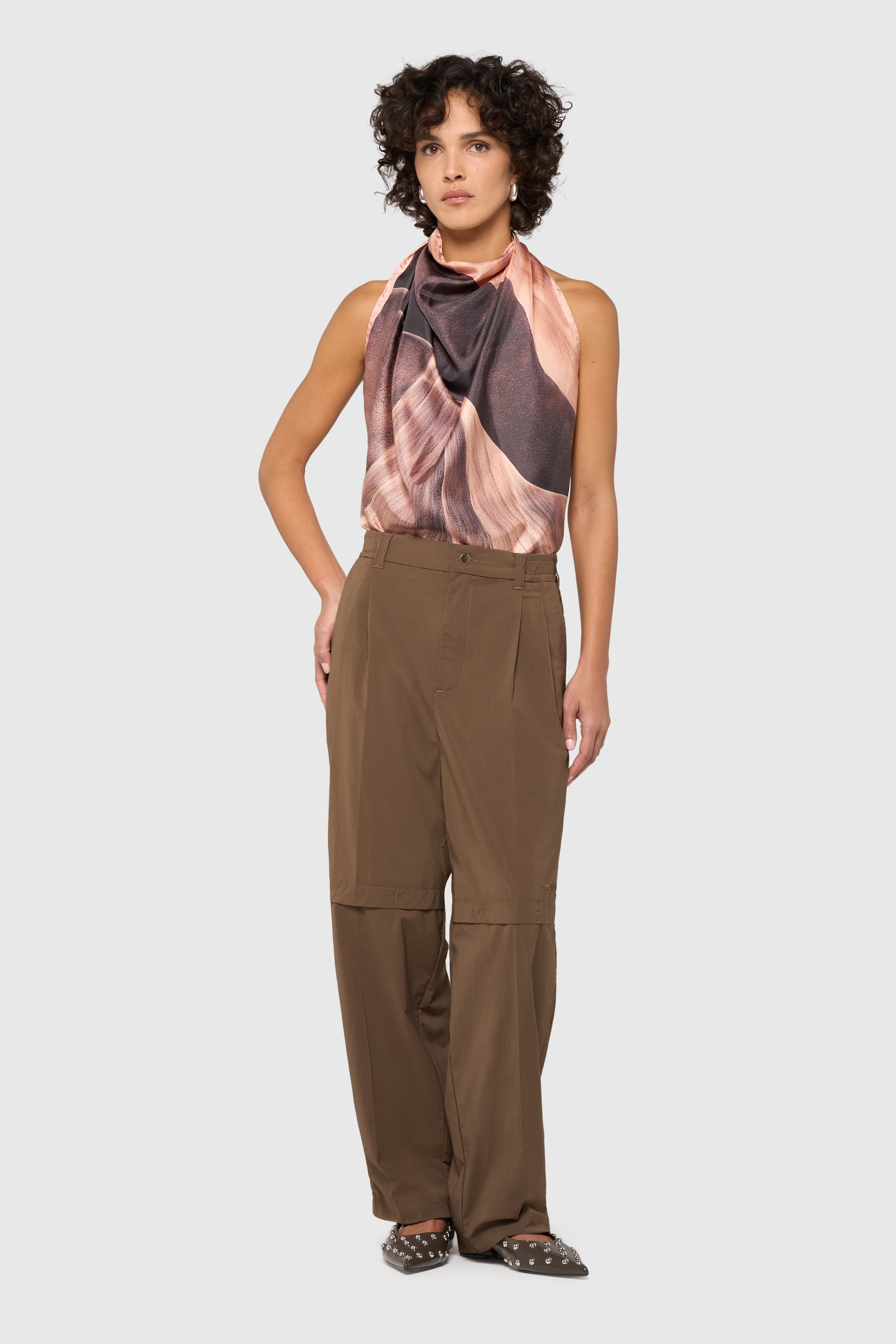 Sand pleated trousers