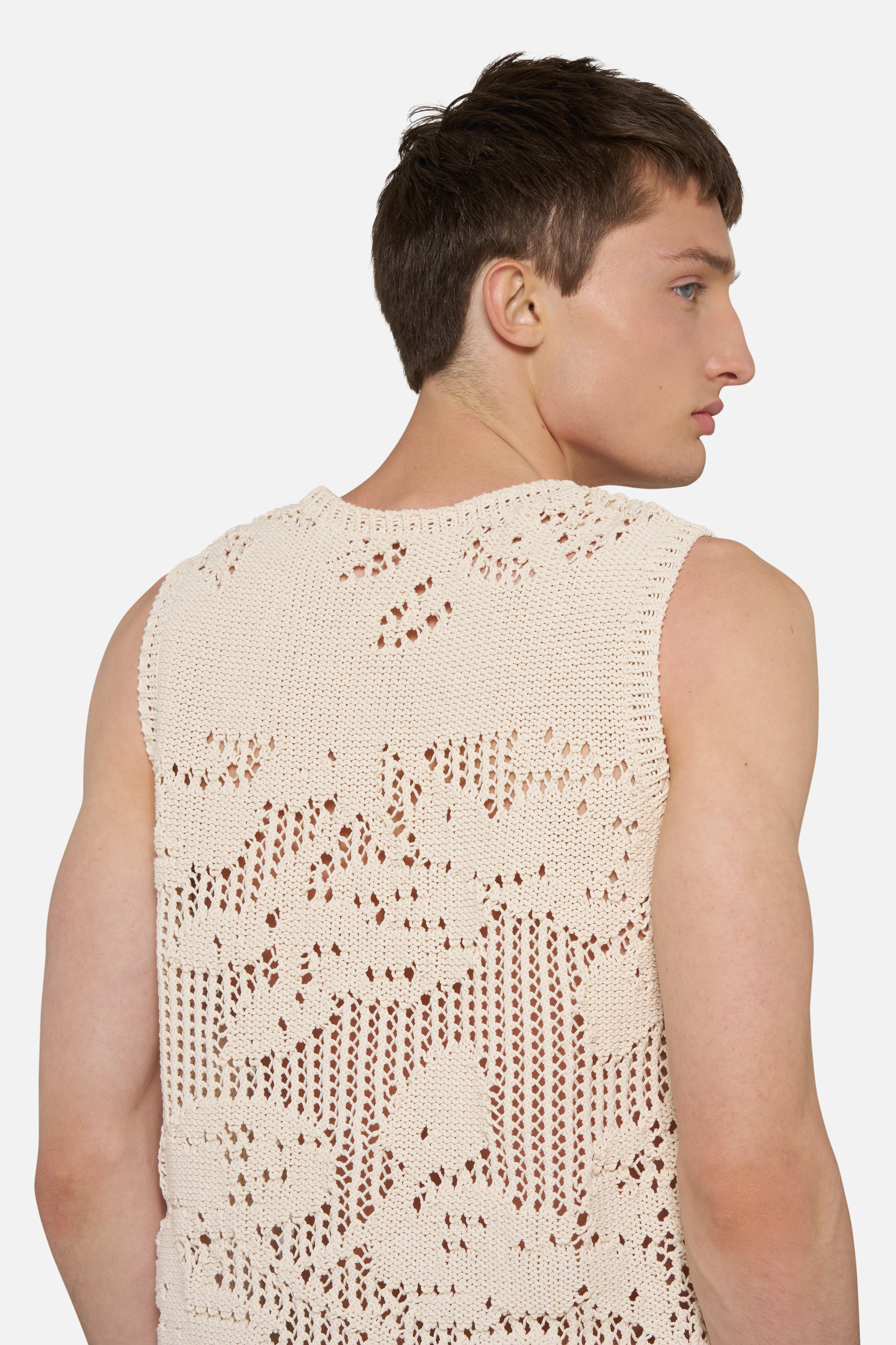 CROCHET SLEEVELESS TEE